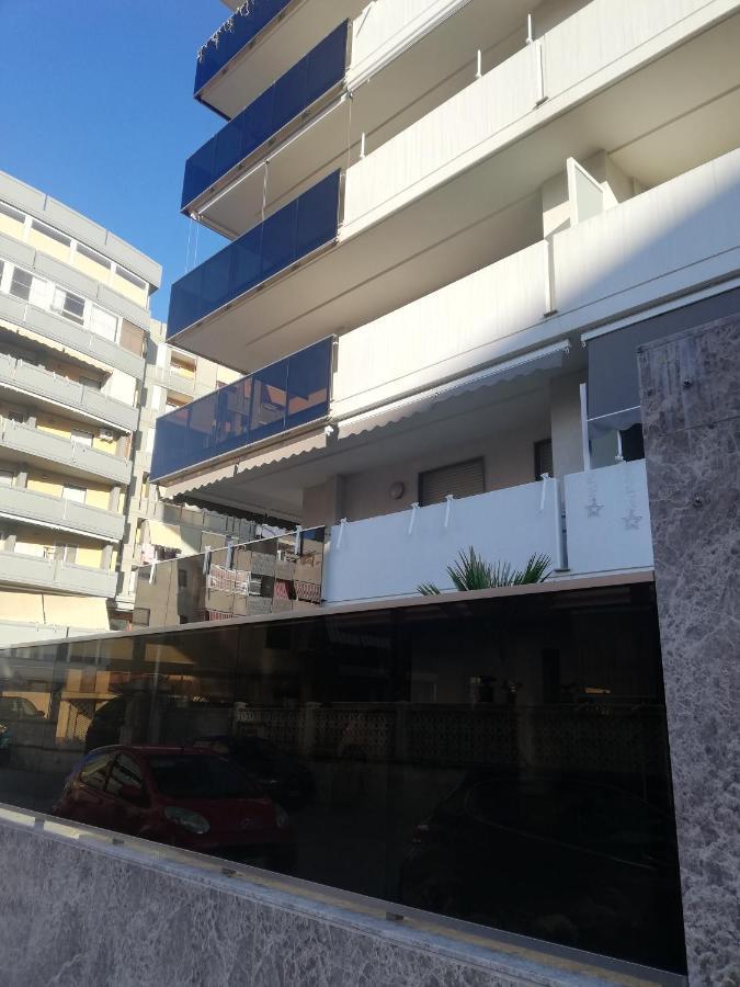 Levante Waterfront Бари Екстериор снимка